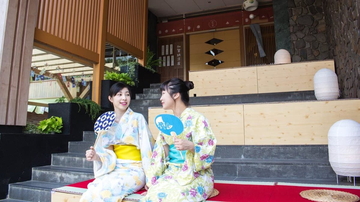 穿花浴衣玩「納涼祭」！日式溫泉飯店住宿「買一送一」
