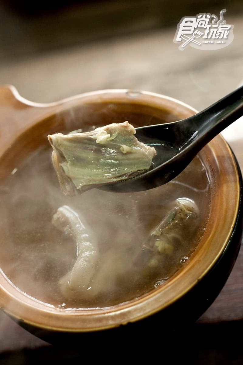 新店人最愛老字號小吃這7家：清蒸肉圓搭辣蘿蔔乾、快炒再勾芡鴨肉羹、獨特醬料涼麵