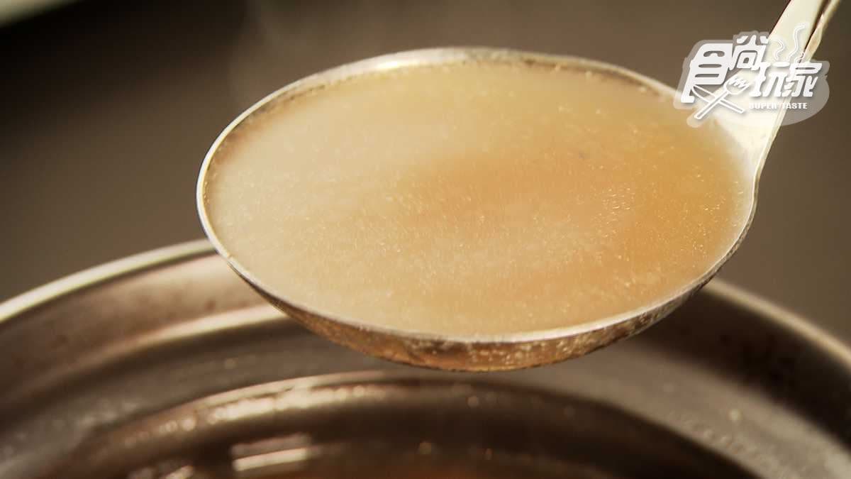 新加坡來的米其林一星好味道 辣椒螃蟹、椒鹽豬手、肉骨茶都是正宗南洋料理
