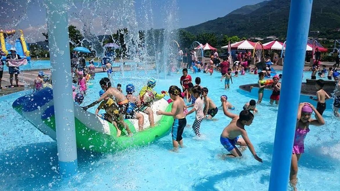 50元戲水一整天！高CP值「玩水節」 比手搖杯還划算