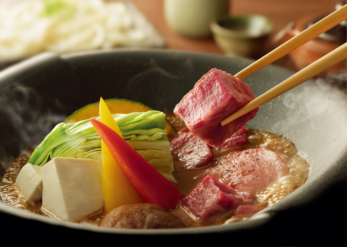 【新開店】肉肉控吃起來！必吃火山造型「擔擔肉噴火鍋」，30秒無論夾多少都可以！