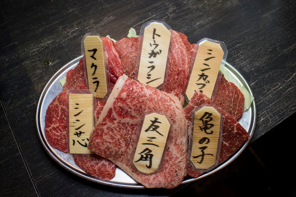 「日本美食團長」大推5家夢幻燒肉：黑毛和牛入門店、日本保健所認證生牛肉、主打招牌母牛肉