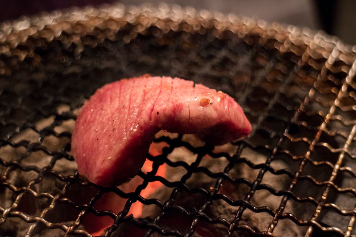 「日本美食團長」大推5家夢幻燒肉：黑毛和牛入門店、日本保健所認證生牛肉、主打招牌母牛肉