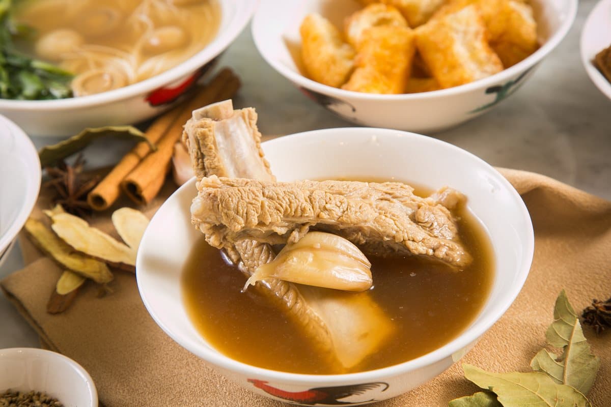 【新開店】新加坡賣破1000萬碗 「肉骨茶名店」首登台！開幕送「彩虹吐司冰淇淋」