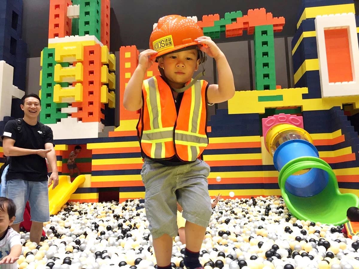 小小「安藤忠雄」換你當！超有趣建築樂園  堆房子、超大球池玩不停