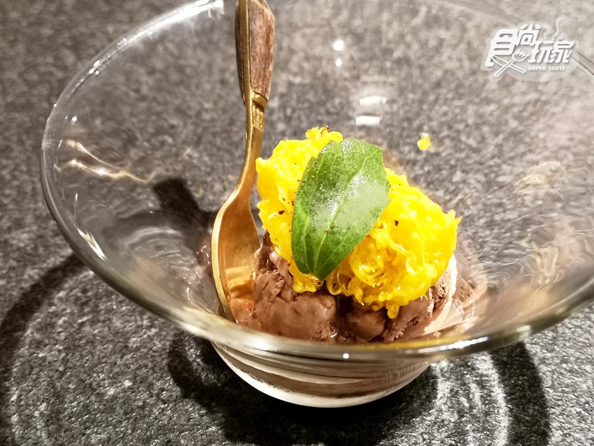 【新開店】最風騷「和牛鍋」! 牛舌海膽、蒸氣肋眼道道桌邊秀吃「殘廢餐」 【新開店】最風騷「和牛鍋」! 牛舌海膽、蒸氣肋眼道道桌邊秀吃「殘廢餐」