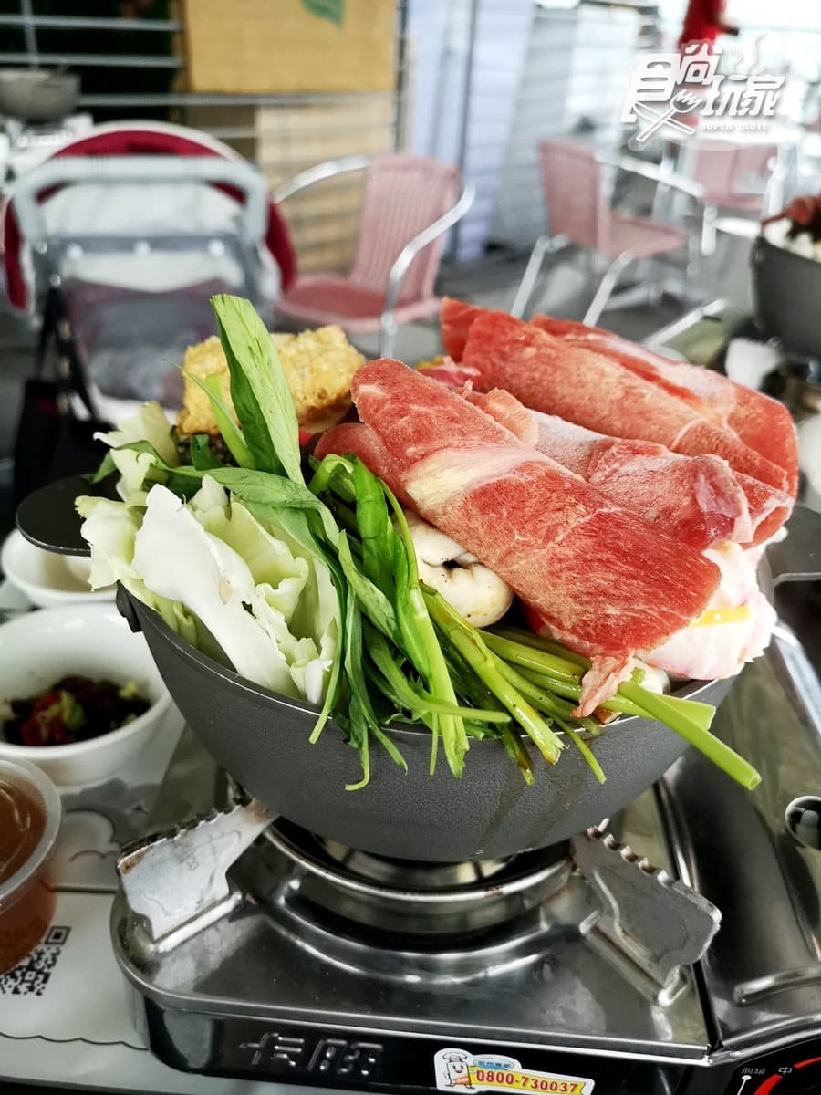 野豬騎士來了!秘境「野生版」日月潭 → 勇闖山豬島、超酷餵鷹秀、絕美景觀塔 野豬騎士來了!秘境「野生版」日月潭 → 勇闖山豬島、超酷餵鷹秀、絕美景觀塔
