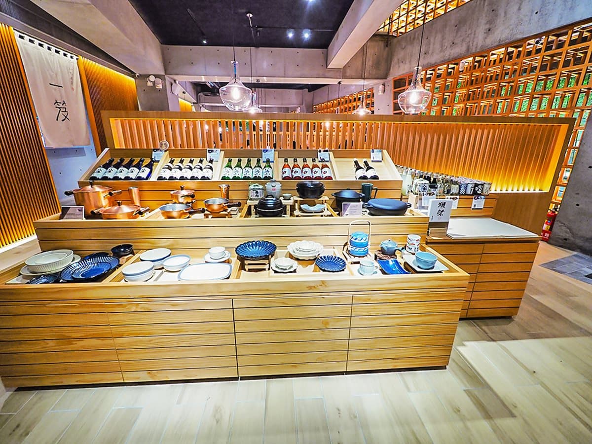 【新開店】台中人就是霸氣！頂級美拍「清水模壽司店」，銅板消費28元吃得到 #還賣日雜貨
