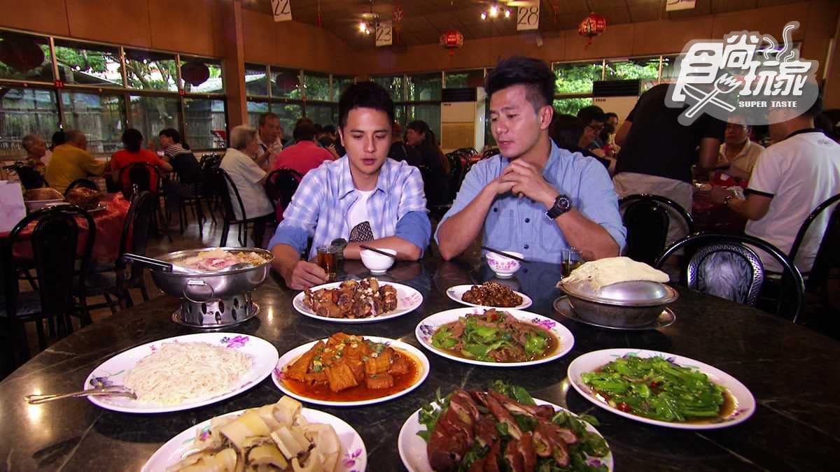 正港的台灣第一家!土窯雞要燜5小時、甕缸雞用龍眼木烤 超厲害 正港的台灣第一家!土窯雞要燜5小時、甕缸雞用龍眼木烤 超厲害