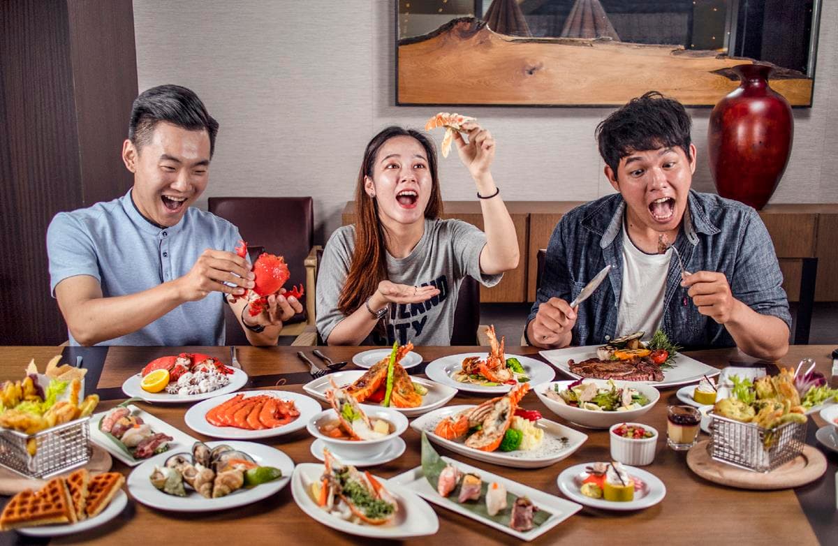 吃到飽控揪團去!飯店Buffet龍蝦、和牛、啤酒無限供應,早鳥餐券800有找! 吃到飽控揪團去!飯店Buffet龍蝦、和牛、啤酒無限供應,早鳥餐券800有找!