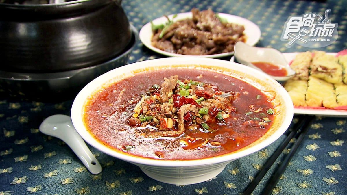 逼死人了！料多實在「蟹膏砂鍋粥」味道超鮮 內行加點煎豬肝、腸中腸