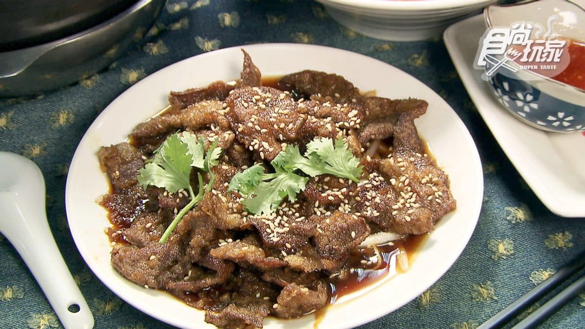 逼死人了！料多實在「蟹膏砂鍋粥」味道超鮮 內行加點煎豬肝、腸中腸