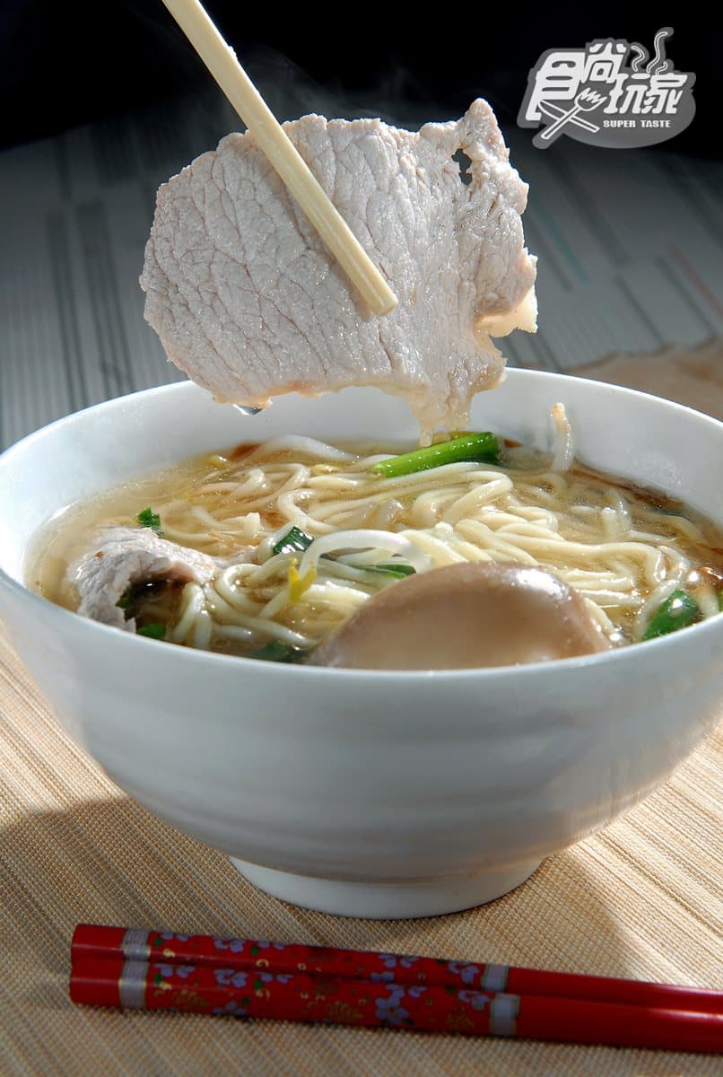 「雙連市場」晚來吃不到這5攤：4.5小時完售油飯、「全套服務」陽春麵、爆餡潤餅、50年鹹湯圓
