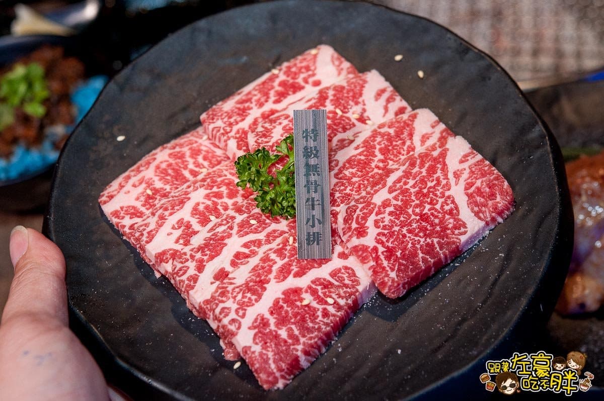 抬頭就是銀河！ 高雄超狂「星空彩繪」燒肉餐廳   連烤肉都很浪漫