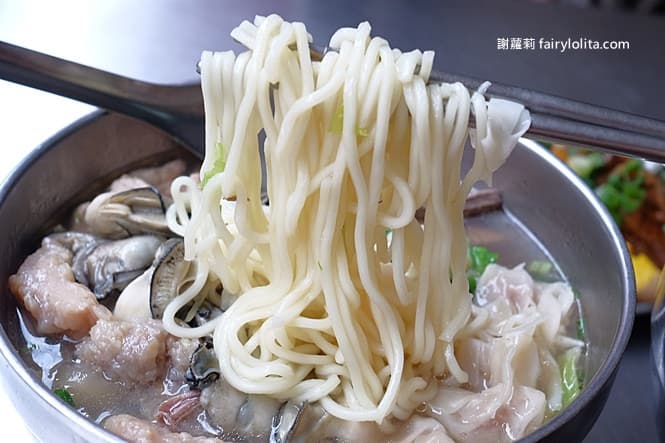 料多到看不見麵！桃園隱藏版澎湃麵店，鮮蚵、餛飩、肉羹多達5種料只要120元！