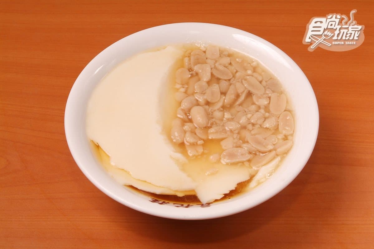 排隊也要吃！寧夏夜市７家老字號美食：40年鴨蛋滷肉飯、Q彈「黑心白玉」、秒殺級芋丸