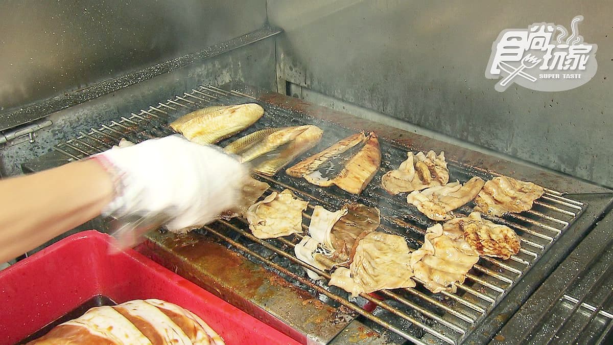 高雄人就愛這味！飄香30年的炭烤燒肉飯 「燒虱目魚肚」更銷魂