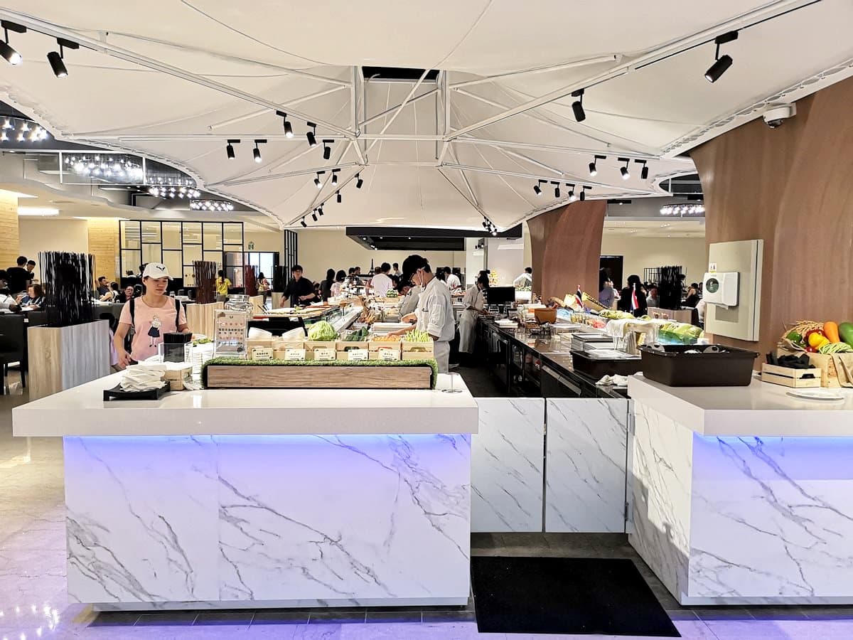 【新開店】每日直送200公斤活蝦！新莊最大BUFFET人氣爆棚   8道泰國蝦料理「吃嗨了」