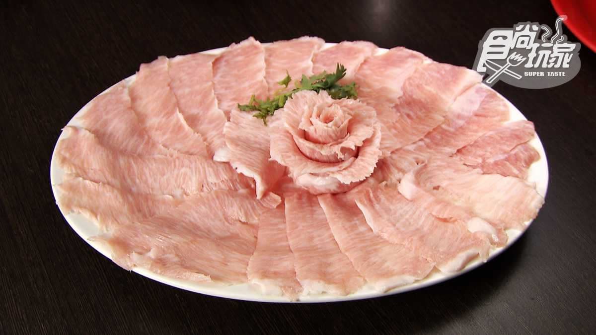 老饕激推汕頭火鍋！扁魚湯頭好鮮甜，涮松阪豬、日本和牛太銷魂