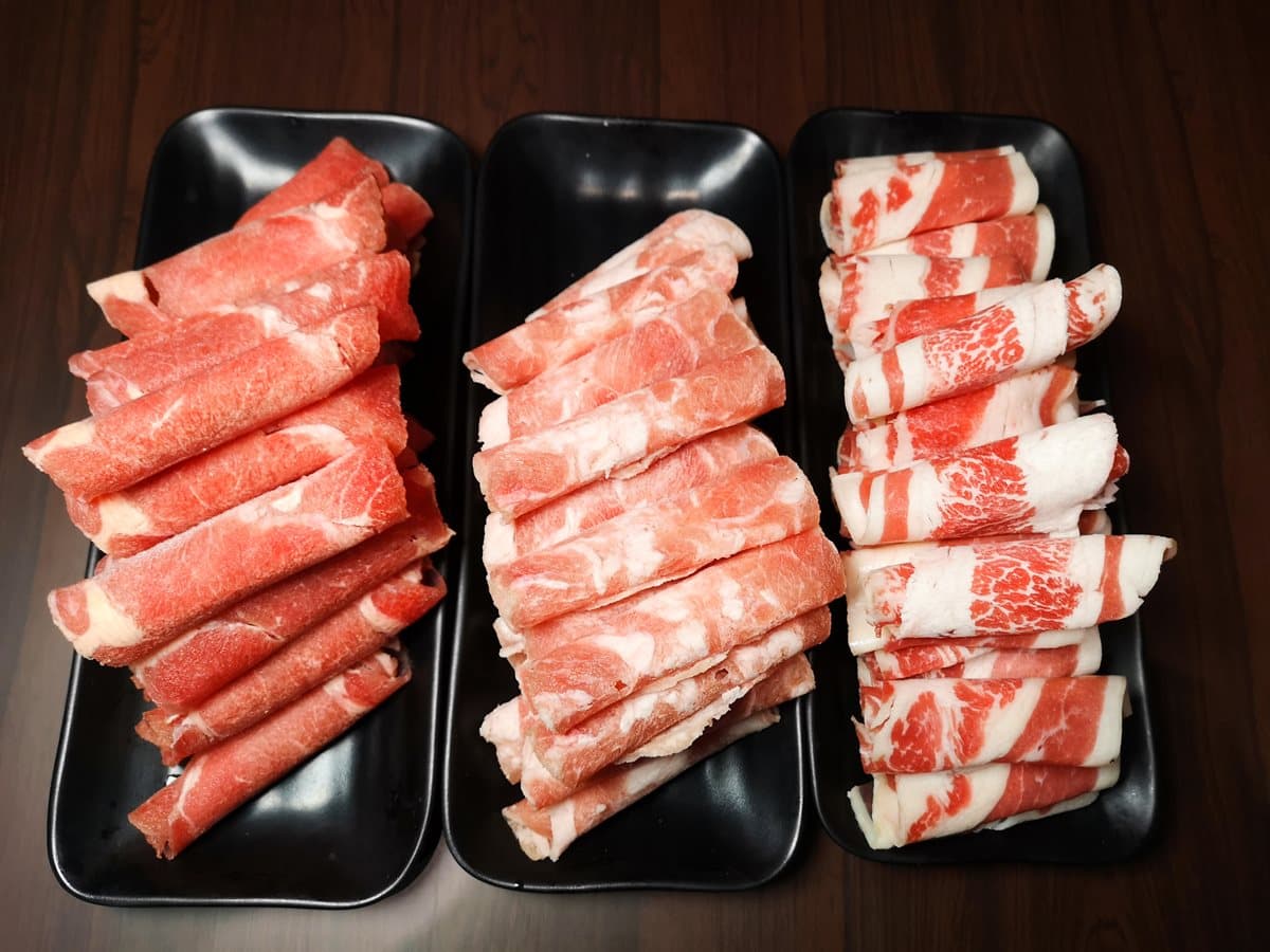 【新開店】南洋濃厚系！全台唯一「沙嗲麻辣鍋」 海鮮拼盤竟有「岩龍蝦、天使紅蝦」