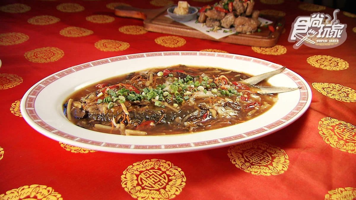 夜店裡吃台式辦桌「龍蝦三明治」「魷魚螺肉蒜」 台南老台菜新鮮吃 夜店裡吃台式辦桌「龍蝦三明治」「魷魚螺肉蒜」 台南老台菜新鮮吃