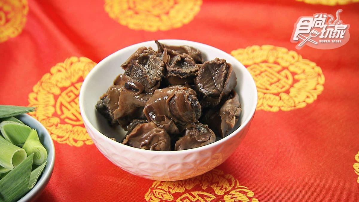 夜店裡吃台式辦桌「龍蝦三明治」「魷魚螺肉蒜」 台南老台菜新鮮吃 夜店裡吃台式辦桌「龍蝦三明治」「魷魚螺肉蒜」 台南老台菜新鮮吃