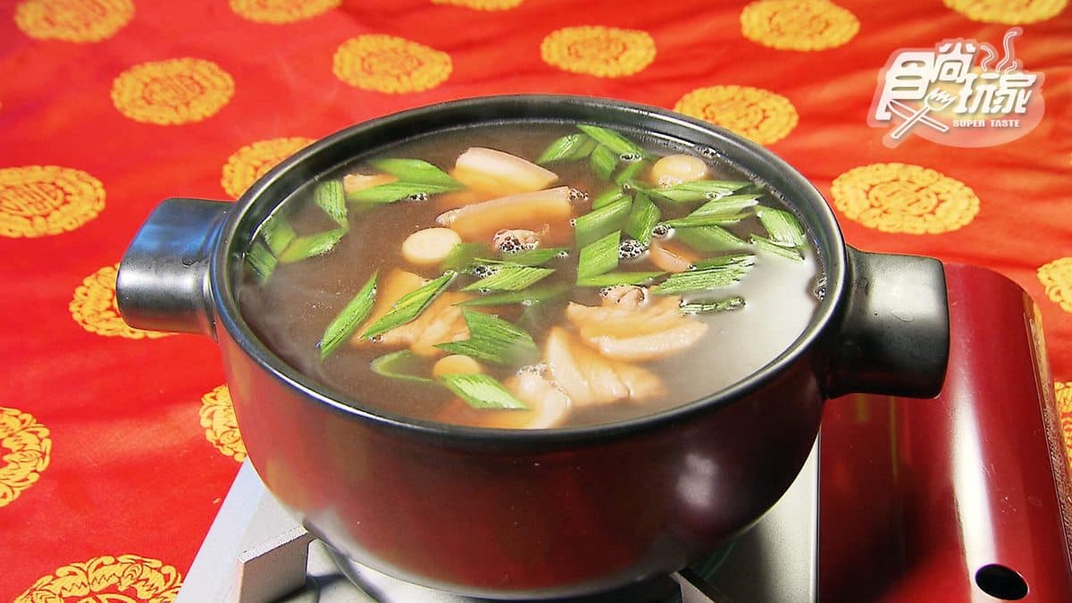 夜店裡吃台式辦桌「龍蝦三明治」「魷魚螺肉蒜」 台南老台菜新鮮吃 夜店裡吃台式辦桌「龍蝦三明治」「魷魚螺肉蒜」 台南老台菜新鮮吃