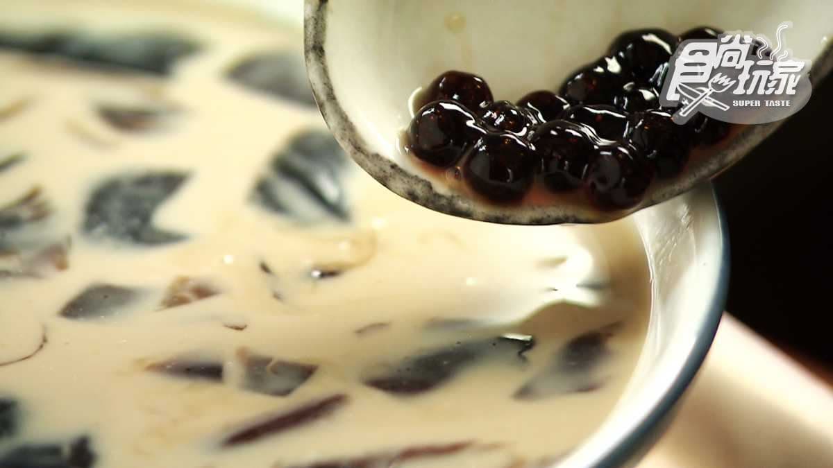 自煮仙草+手炒黑糖 這家「黑糖仙草珍奶」紅到國外橫掃IG 