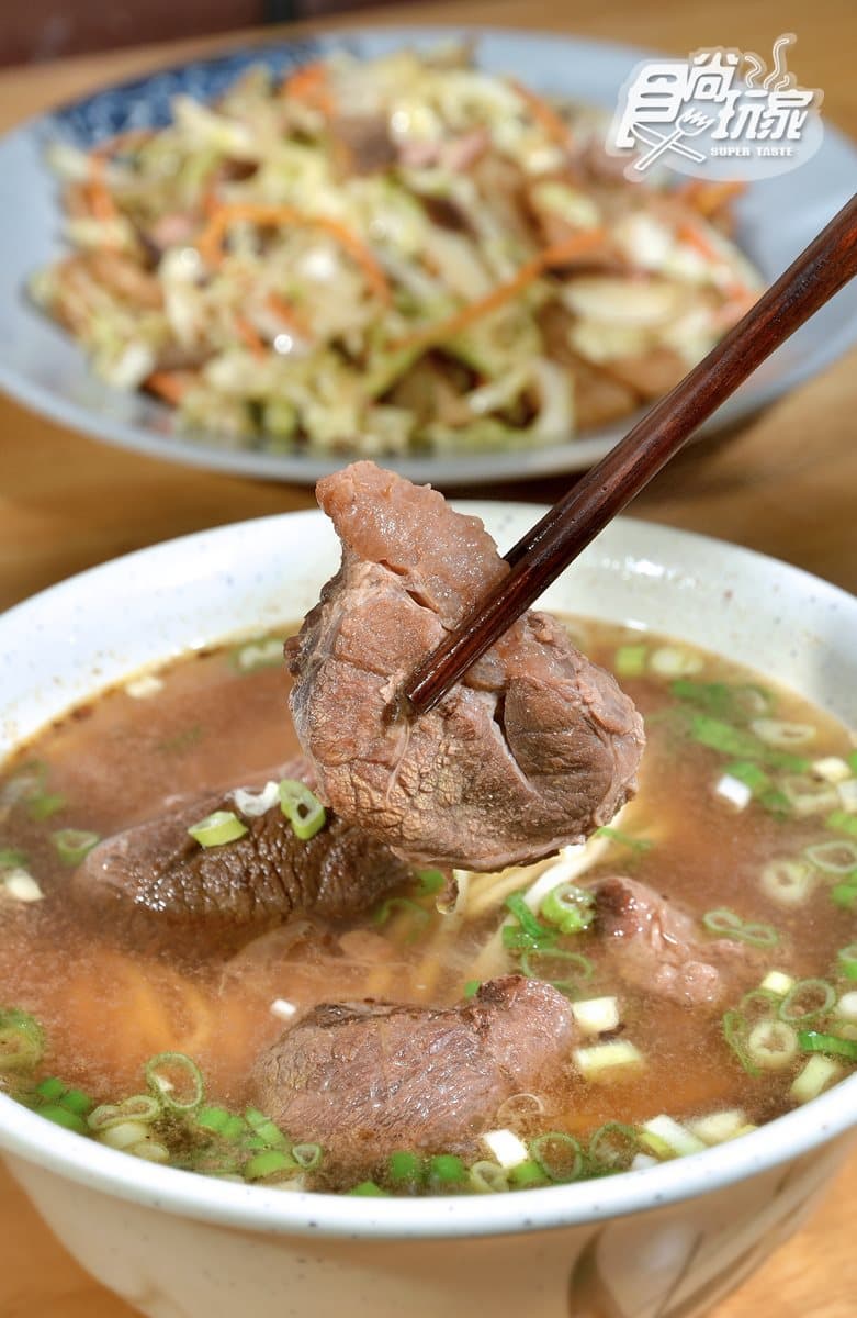 高雄「眷村味大本營」在地人都吃這3家：蘿蔔糕炒蛋、肉絲炒餅、0.1公分刀削麵