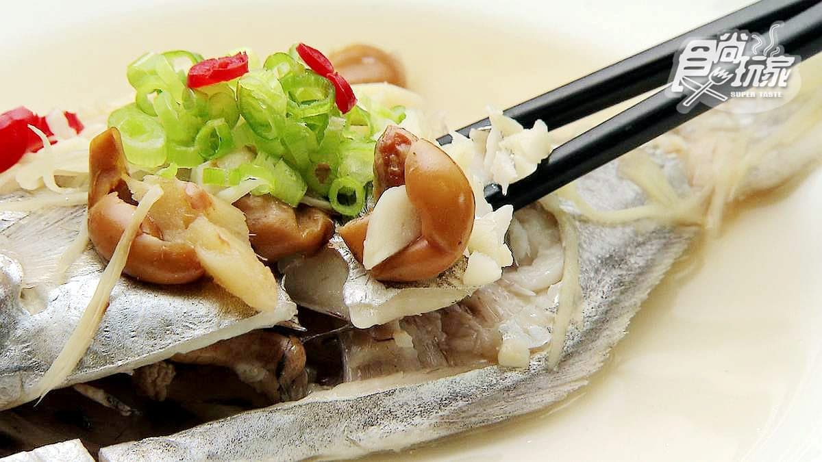 海產夠鮮才敢樣樣清蒸！顆顆肥美的鮮蚵 超甜海紅蝦每天現撈直送