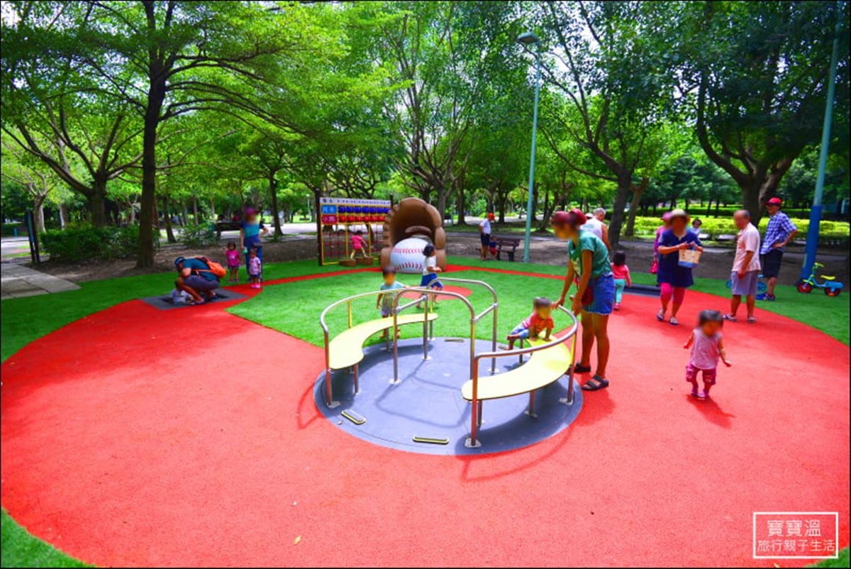 三振出局！全新景點「棒球主題公園」   巨型手套、透明溜滑梯成亮點