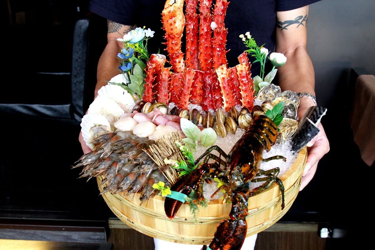 秋天海鮮最浮誇！4家痛風大拼盤餐廳×5家飯店肥美蟹宴×5家超商超市必買海鮮料