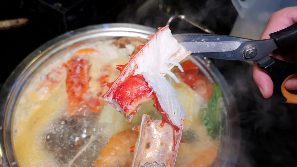 海鮮控最愛帝王蟹料理這8家：吃到飽火烤兩吃、浮誇系限量丼飯、超萌水晶餃