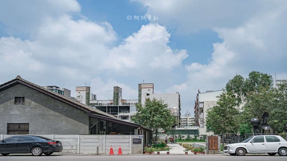 最新！台中復古風打卡點：60年老菸廠+甘蔗板板畫+擔擔菸 超好拍