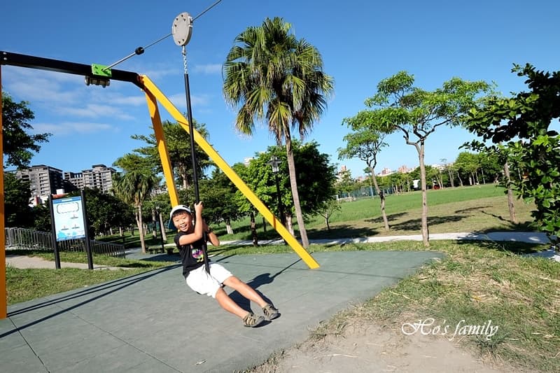 可愛母子鯨魚特色公園,必玩首座「坐式滑索」體驗都市小泰山! 可愛母子鯨魚特色公園,必玩首座「坐式滑索」體驗都市小泰山!