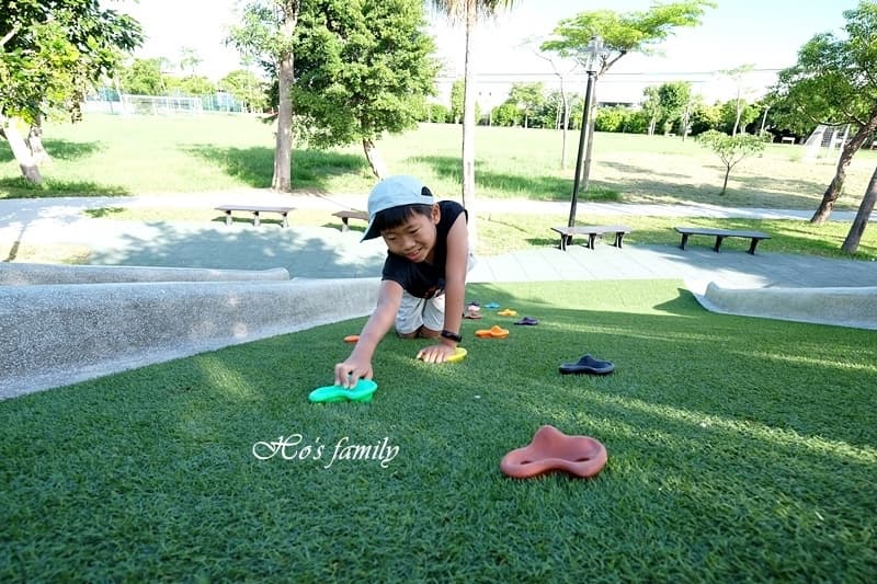 可愛母子鯨魚特色公園,必玩首座「坐式滑索」體驗都市小泰山! 可愛母子鯨魚特色公園,必玩首座「坐式滑索」體驗都市小泰山!