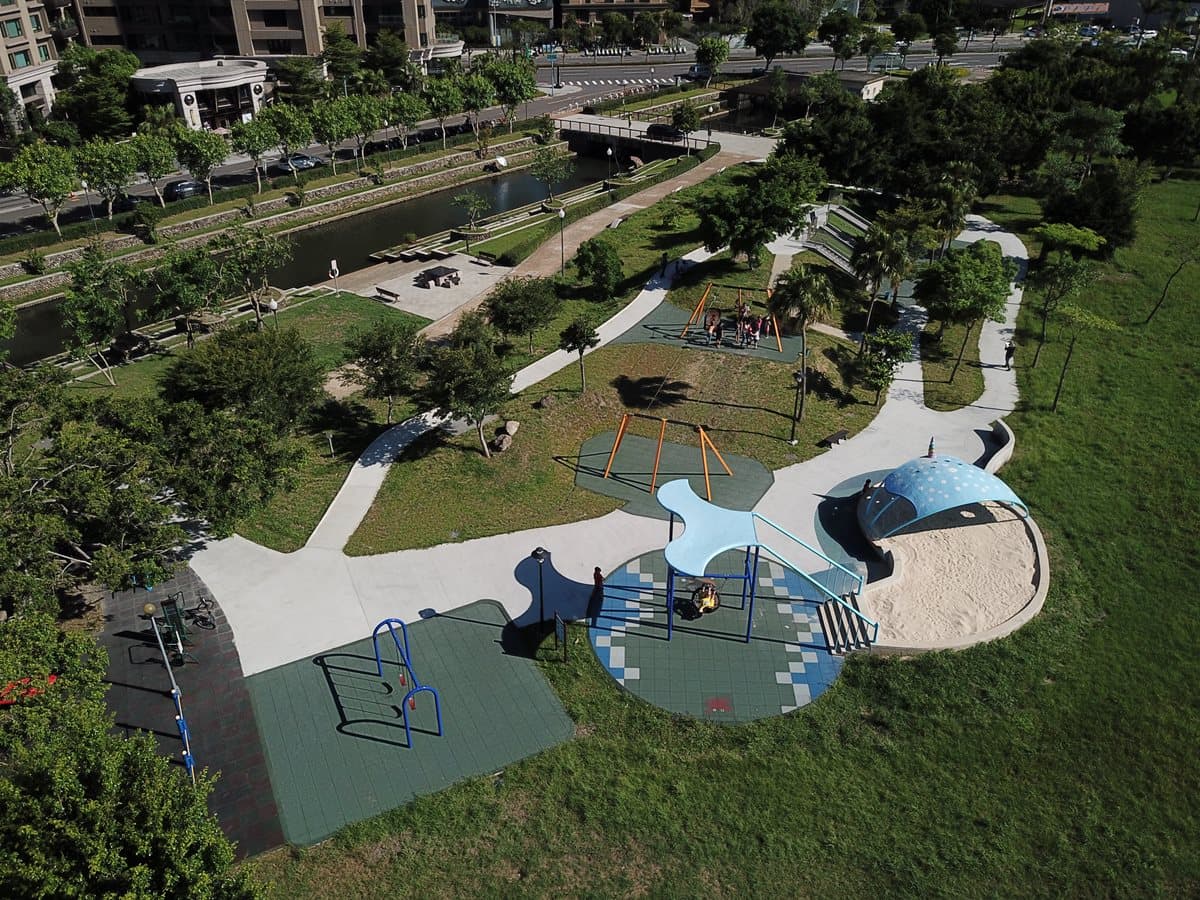 可愛母子鯨魚特色公園,必玩首座「坐式滑索」體驗都市小泰山! 可愛母子鯨魚特色公園,必玩首座「坐式滑索」體驗都市小泰山!