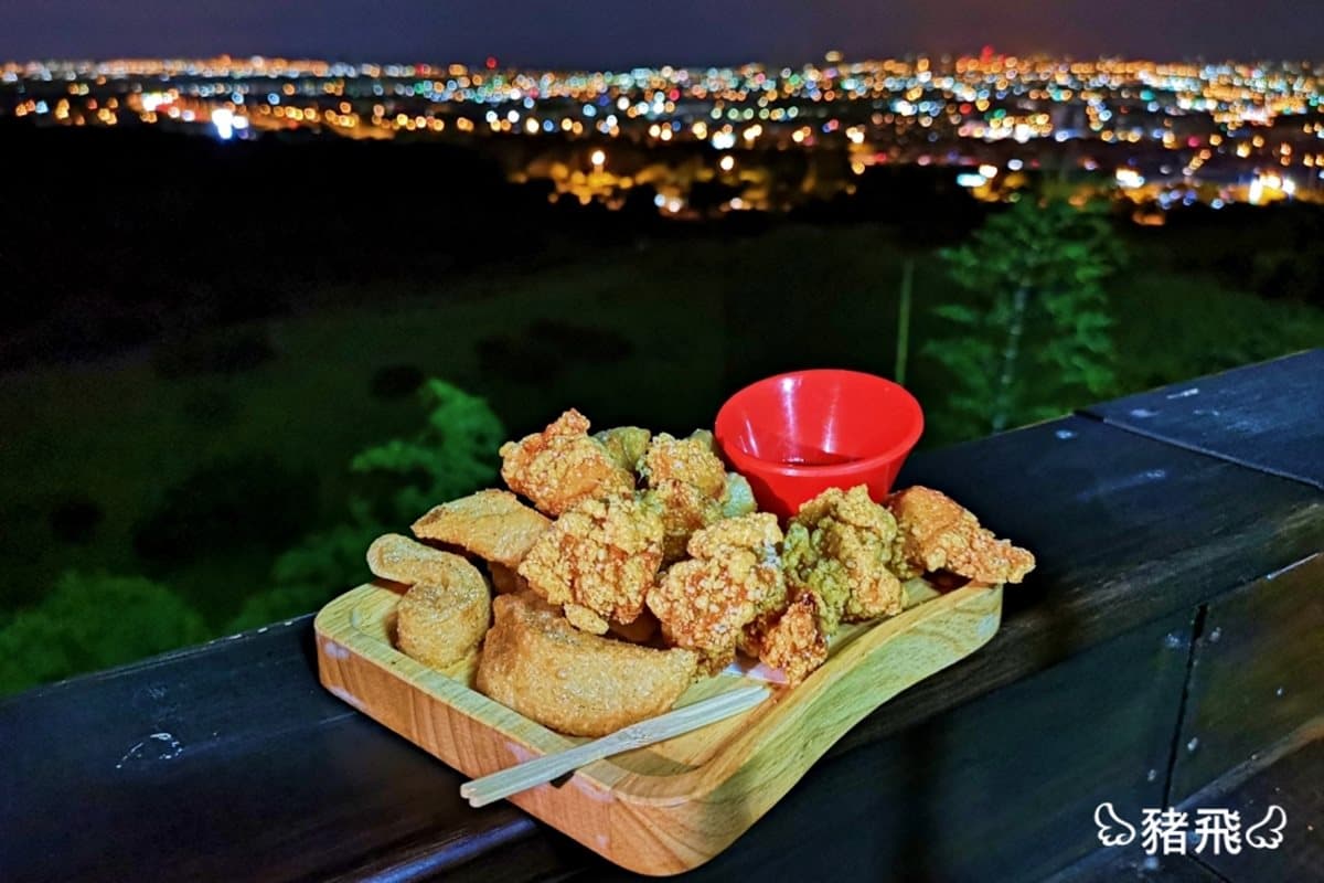 絕美夜景第一排!台中秘境「彩色貨櫃屋」景觀餐廳 絕美夜景第一排!台中秘境「彩色貨櫃屋」景觀餐廳