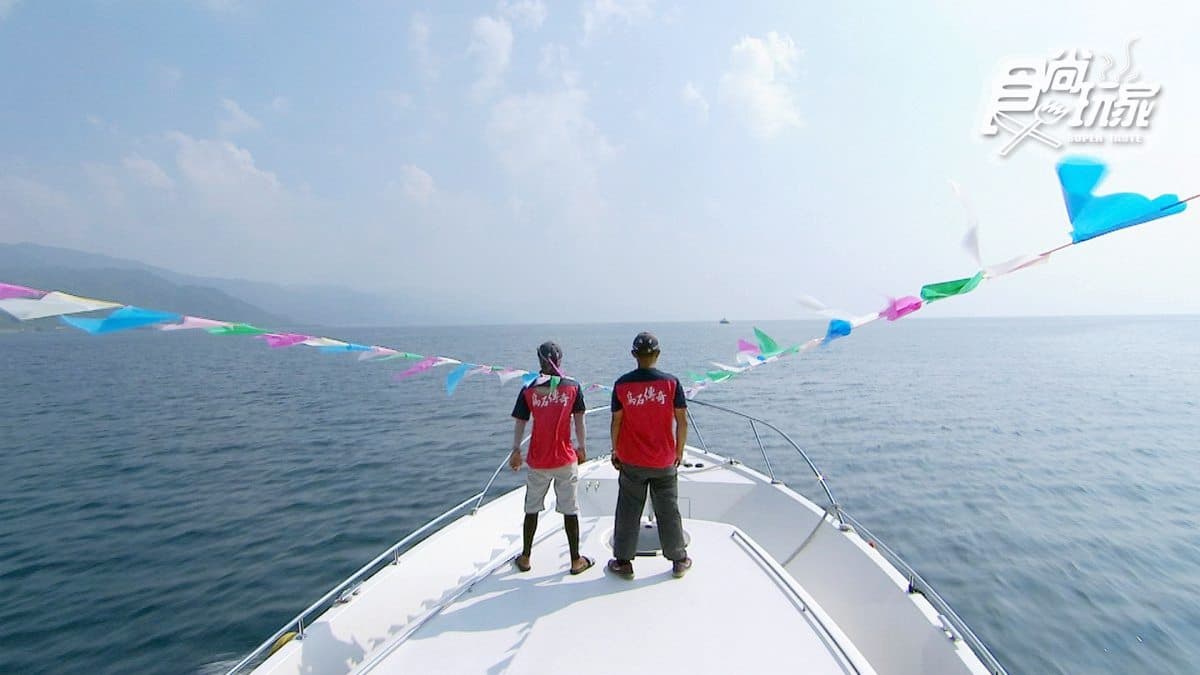 從來沒這麼近看過龜山島！搭船賞八景 人品好還可遇到海豚開趴踢