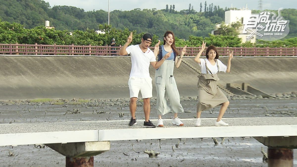 約會新景點「新竹版高美濕地」 海天一色「水上步道」賞夕陽好浪漫 約會新景點「新竹版高美濕地」 海天一色「水上步道」賞夕陽好浪漫