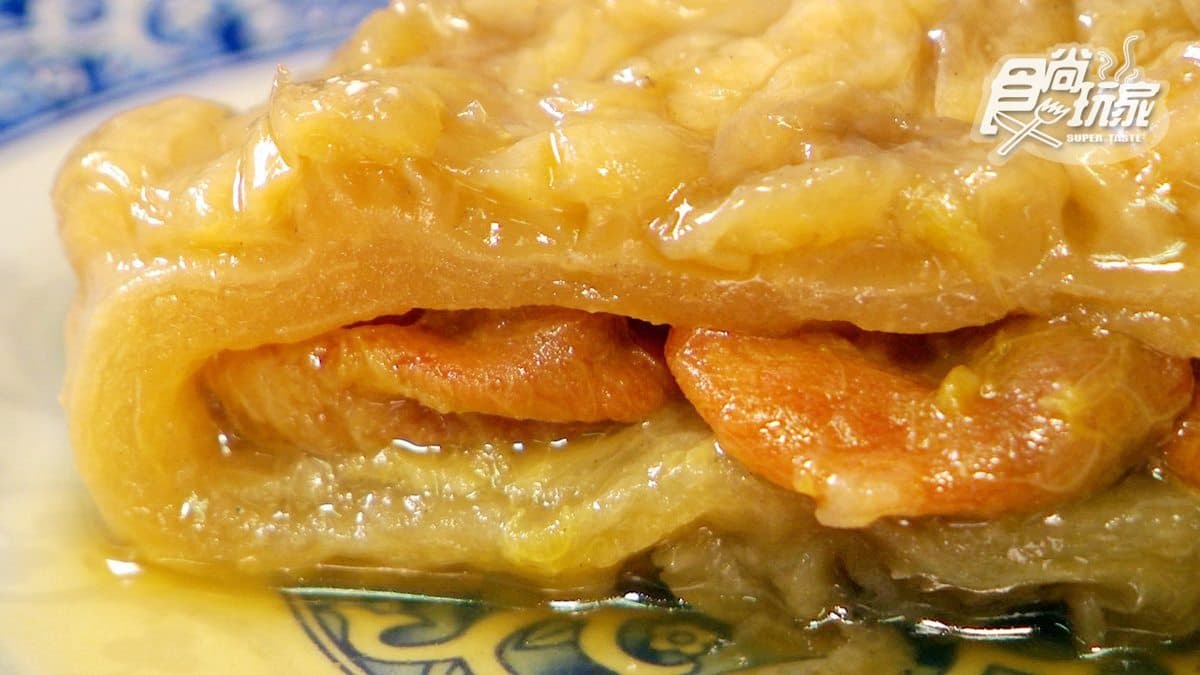 超霸氣!紅燒牛肉麵用砂鍋盛裝,料多實在讓高雄人一吃30年 超霸氣!紅燒牛肉麵用砂鍋盛裝,料多實在讓高雄人一吃30年