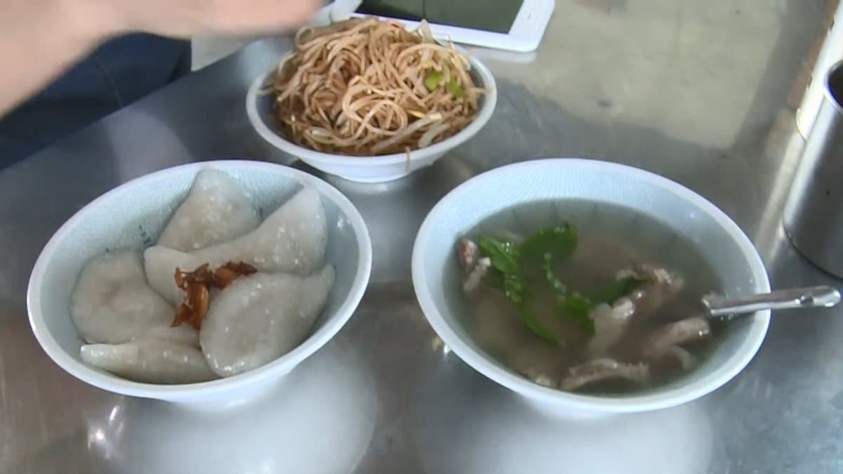 中午前就賣光!60年「水晶餃+油蔥酥」苗栗人最愛這2攤 中午前就賣光!60年「水晶餃+油蔥酥」苗栗人最愛這2攤