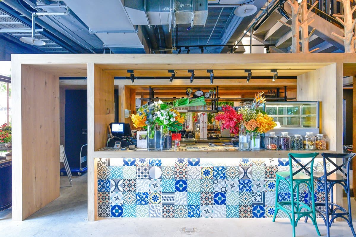 【新開店】這種「森林浴」我可以！高雄「叢林華麗風」美景餐廳   連戶外區都夢幻 