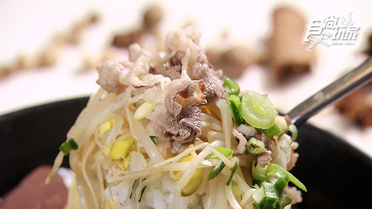 牛肉麵店超有哏!「麻辣鍋+牛肉麵」一碗雙享,各式港點銅板價 牛肉麵店超有哏!「麻辣鍋+牛肉麵」一碗雙享,各式港點銅板價