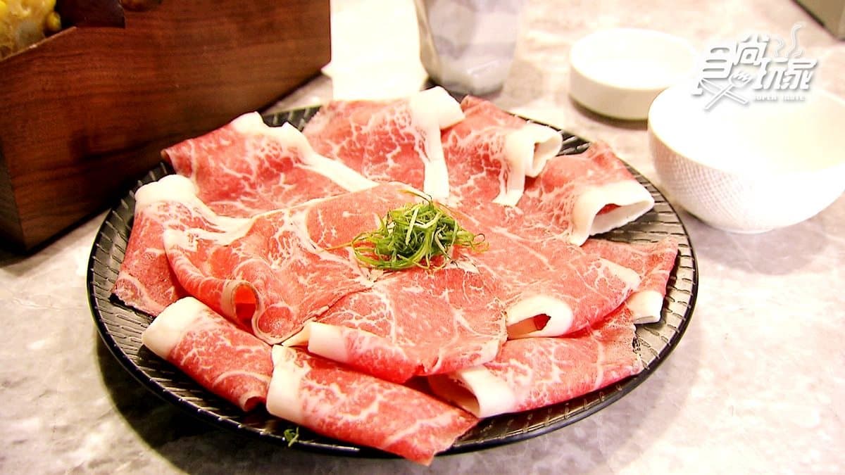 最美火鍋店必吃這3寶：28公分巨蝦、「會走的橄欖樹」、美國極黑和牛
