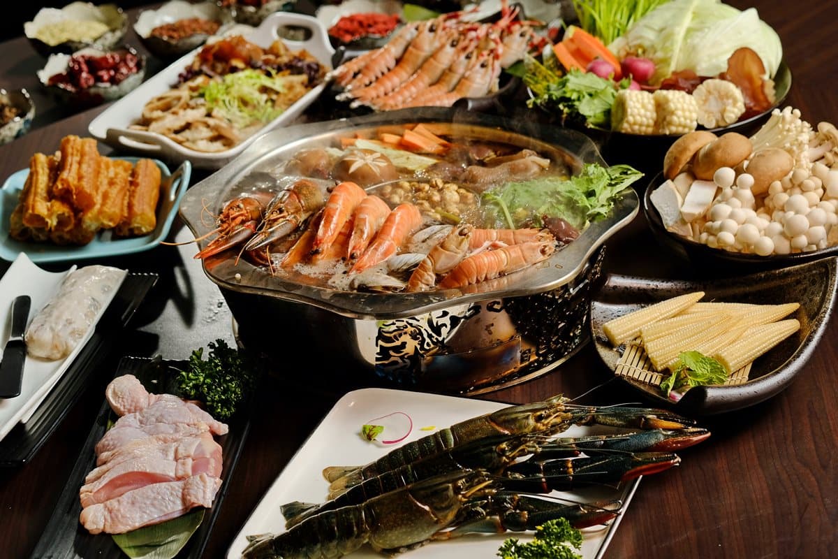 【新開店】飛驒牛「買1送1」現省千元！超狂鍋物「巨型煉丹爐」煮湯頭