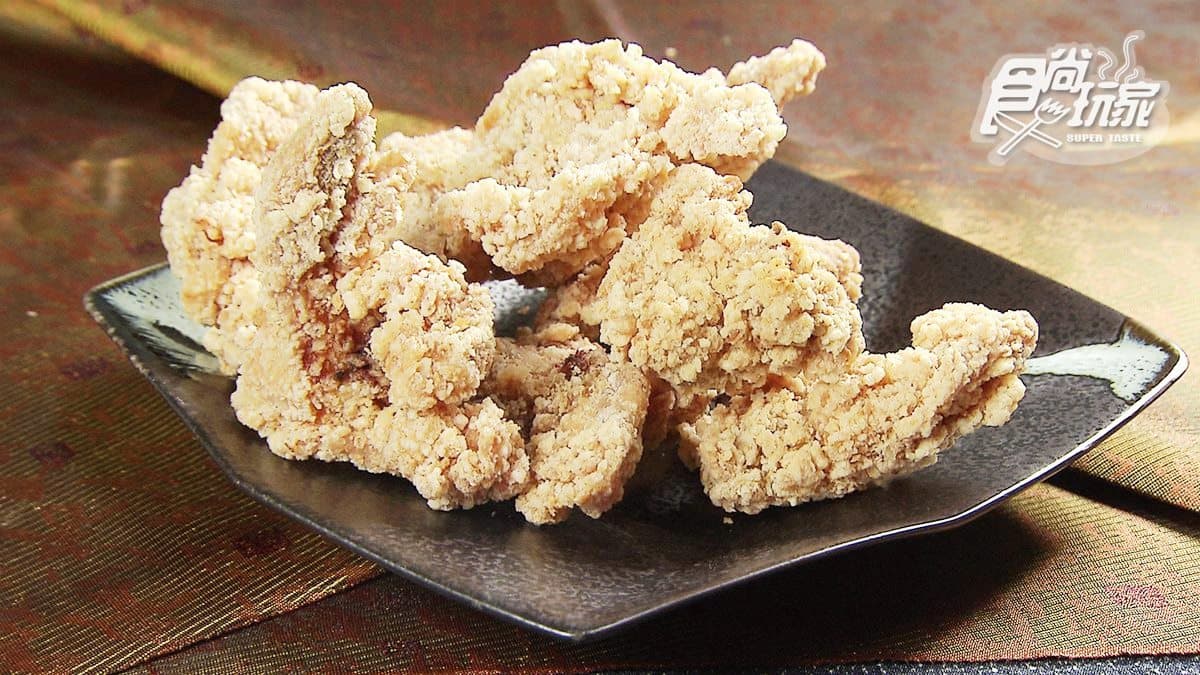 史上最多汁炸雞！「炸全雞」扒開瞬間骨肉分離，還滴著雞汁
