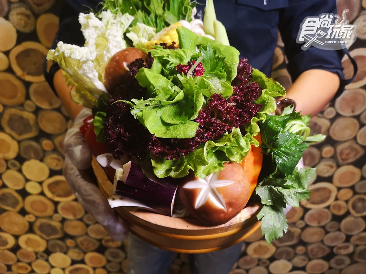 【食尚獨家】金箔煮鍋太浮誇！燒肉店推超猛「蟹金宴」 獨家抽5000元餐券