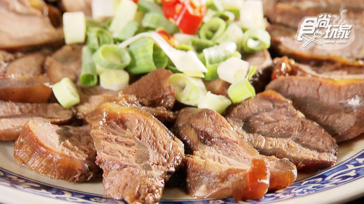 網友票選全台8大必吃酸菜白肉鍋!獨特「麻辣鴛鴦鍋」只有台南這家有 網友票選全台8大必吃酸菜白肉鍋!獨特「麻辣鴛鴦鍋」只有台南這家有