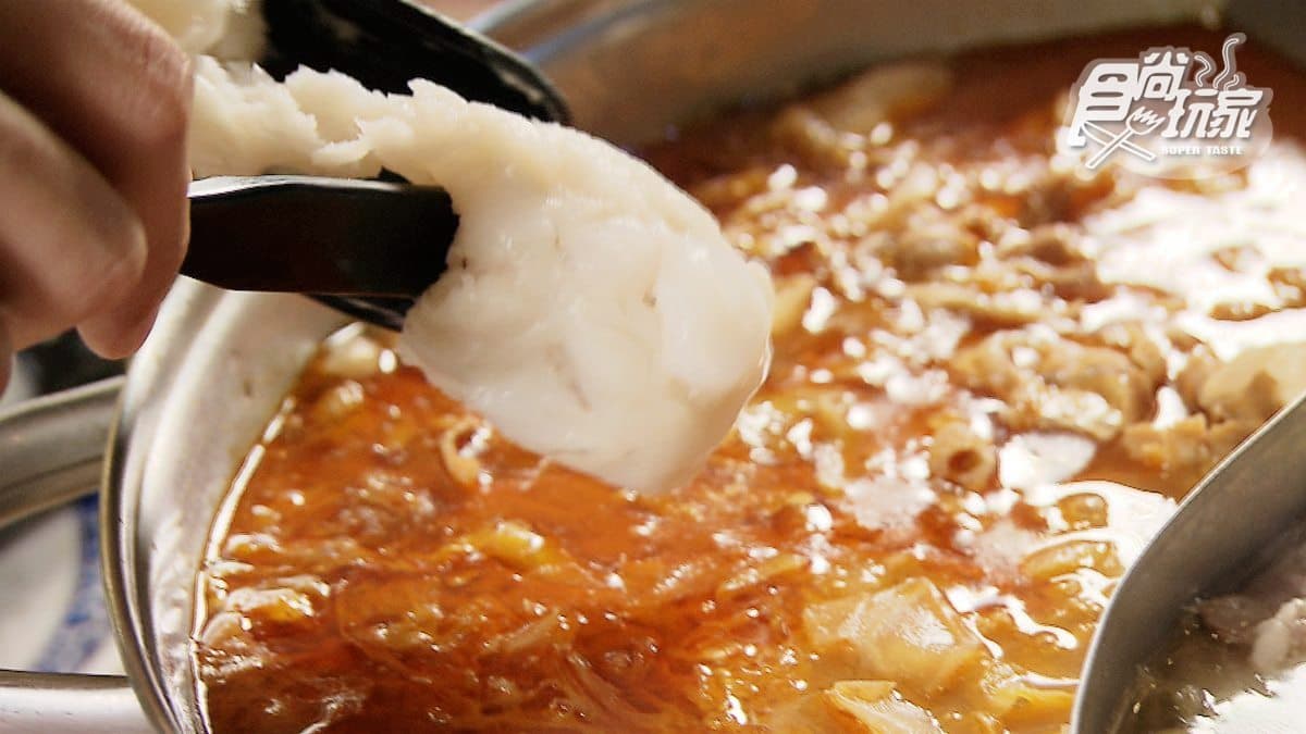 網友票選全台8大必吃酸菜白肉鍋!獨特「麻辣鴛鴦鍋」只有台南這家有 網友票選全台8大必吃酸菜白肉鍋!獨特「麻辣鴛鴦鍋」只有台南這家有